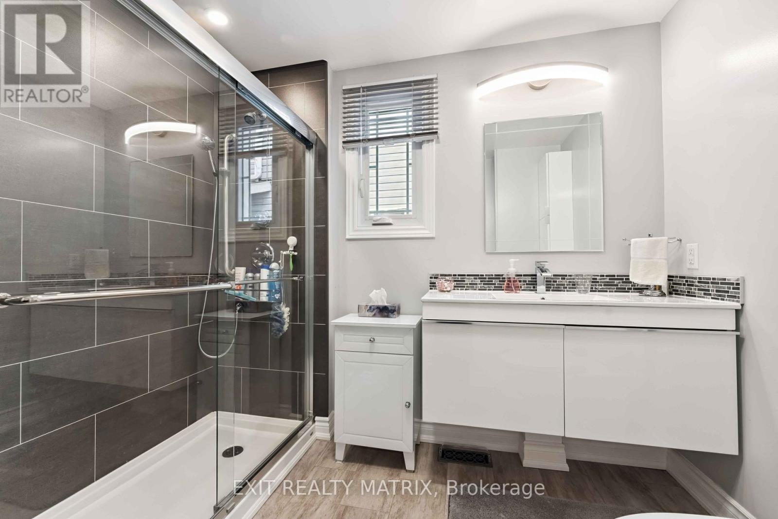 Photo 15 of 347 Shakespeare Street, Ottawa ON