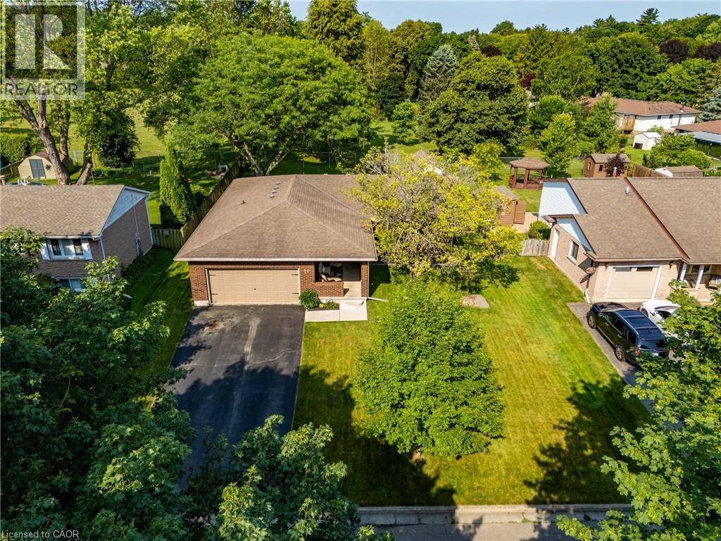 Photo 2 of 20 Sheridan Boulevard, Simcoe ON