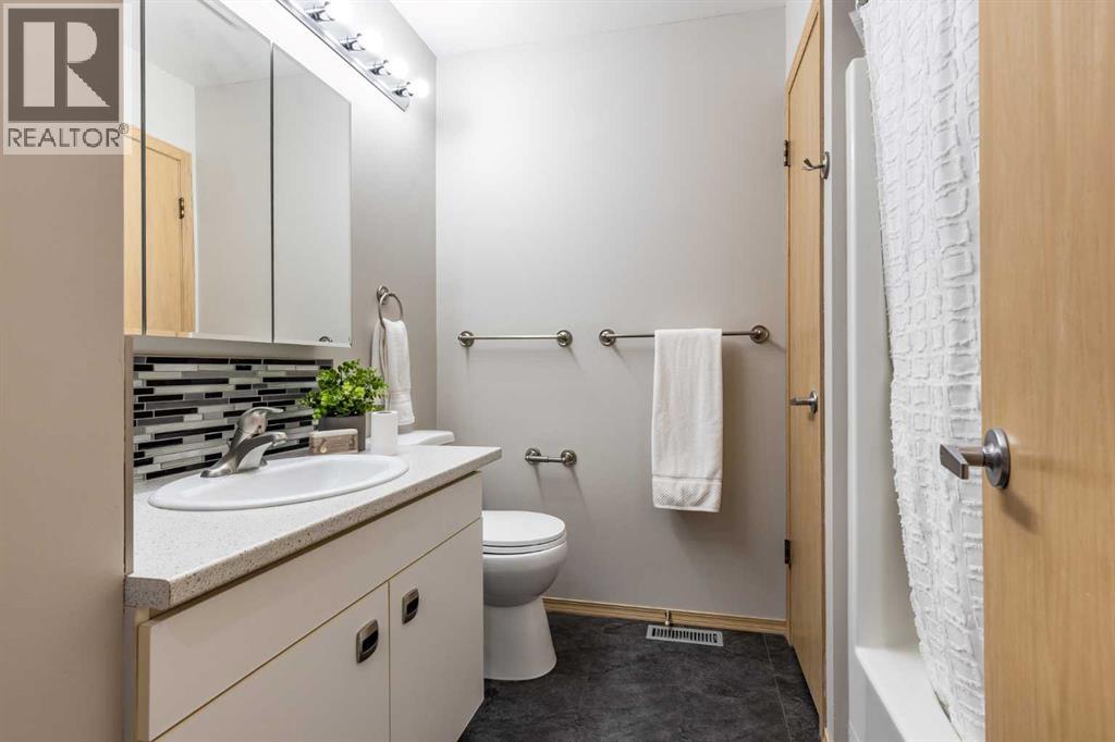 Photo 30 of 63 Palliser Way Ne, Medicine Hat AB