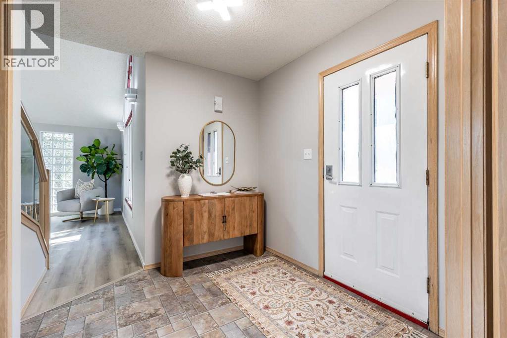 Photo 3 of 63 Palliser Way Ne, Medicine Hat AB