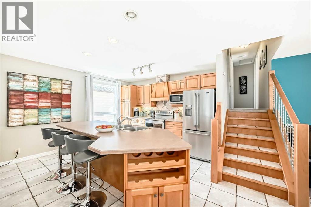 Photo 8 of 119 Deer Run Close Se, Calgary AB