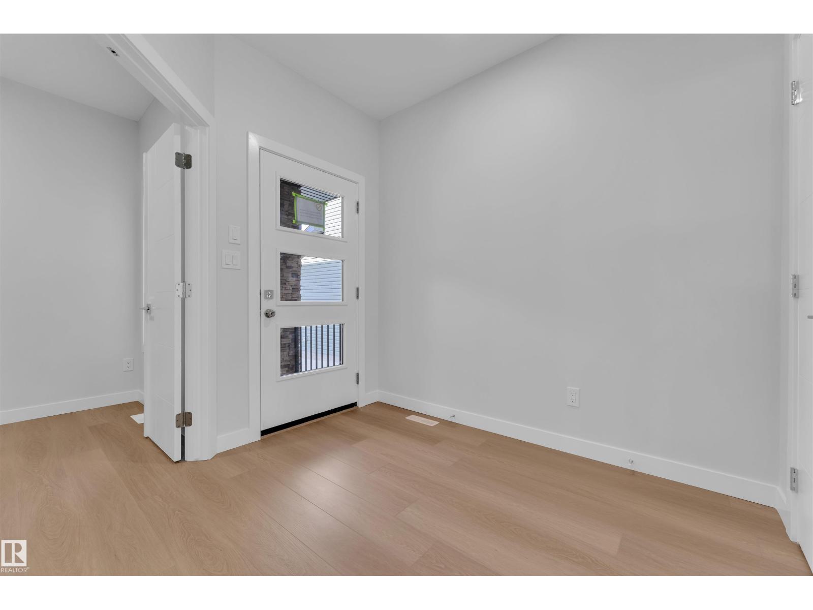 Photo 3 of 204 Crystal Creek Dr, Leduc AB