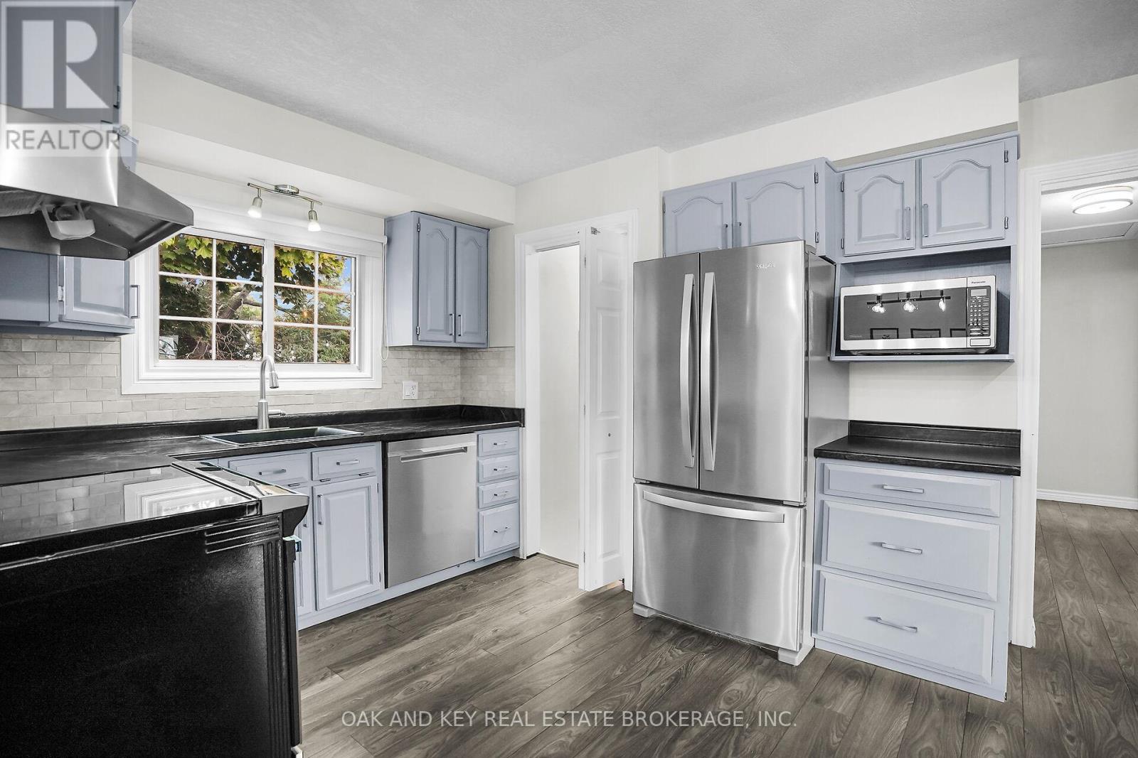 Photo 12 of 59 Dunwich Drive, St Thomas ON