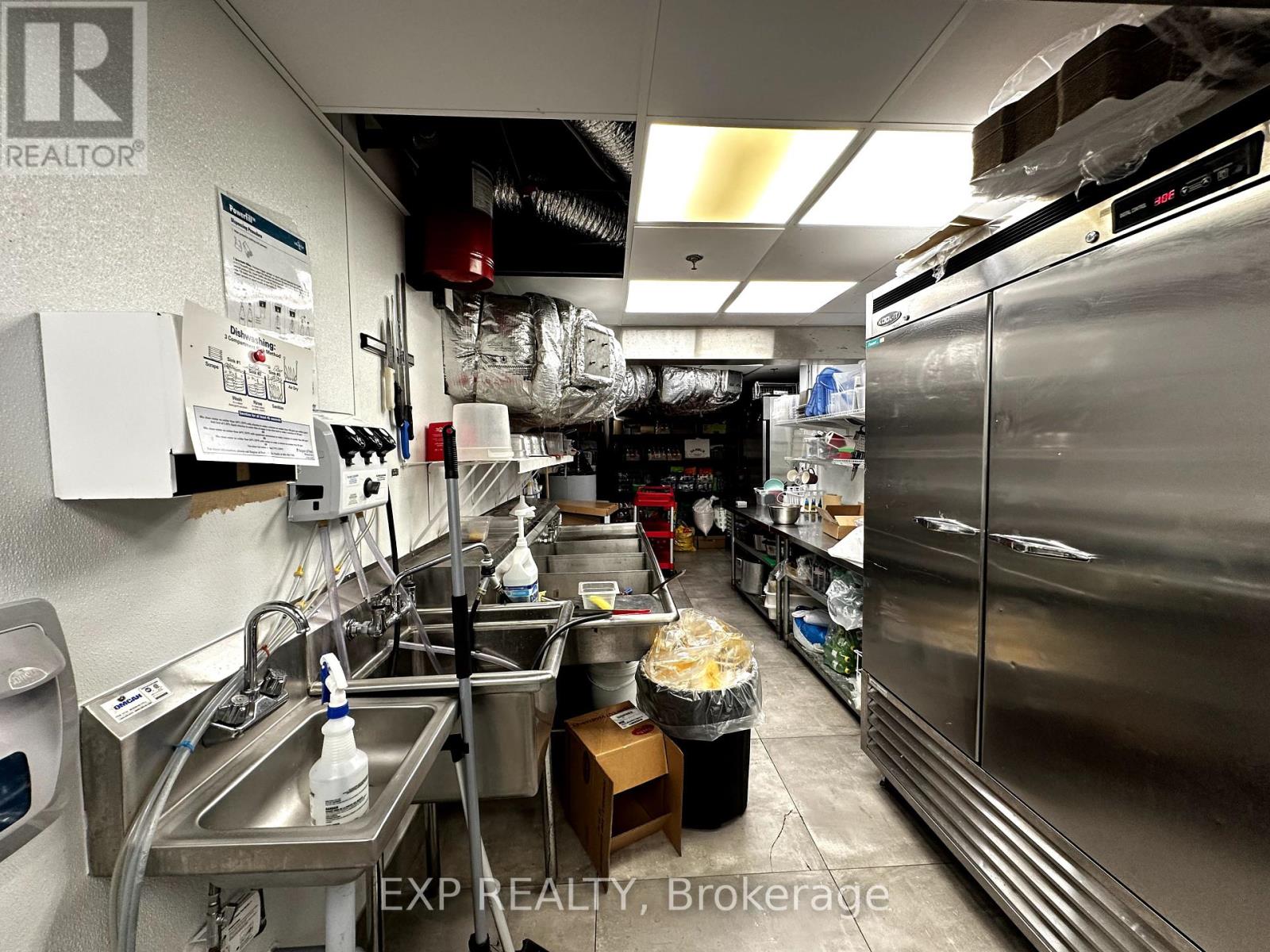 Photo 19 of 7 100 Queensway W, Mississauga ON