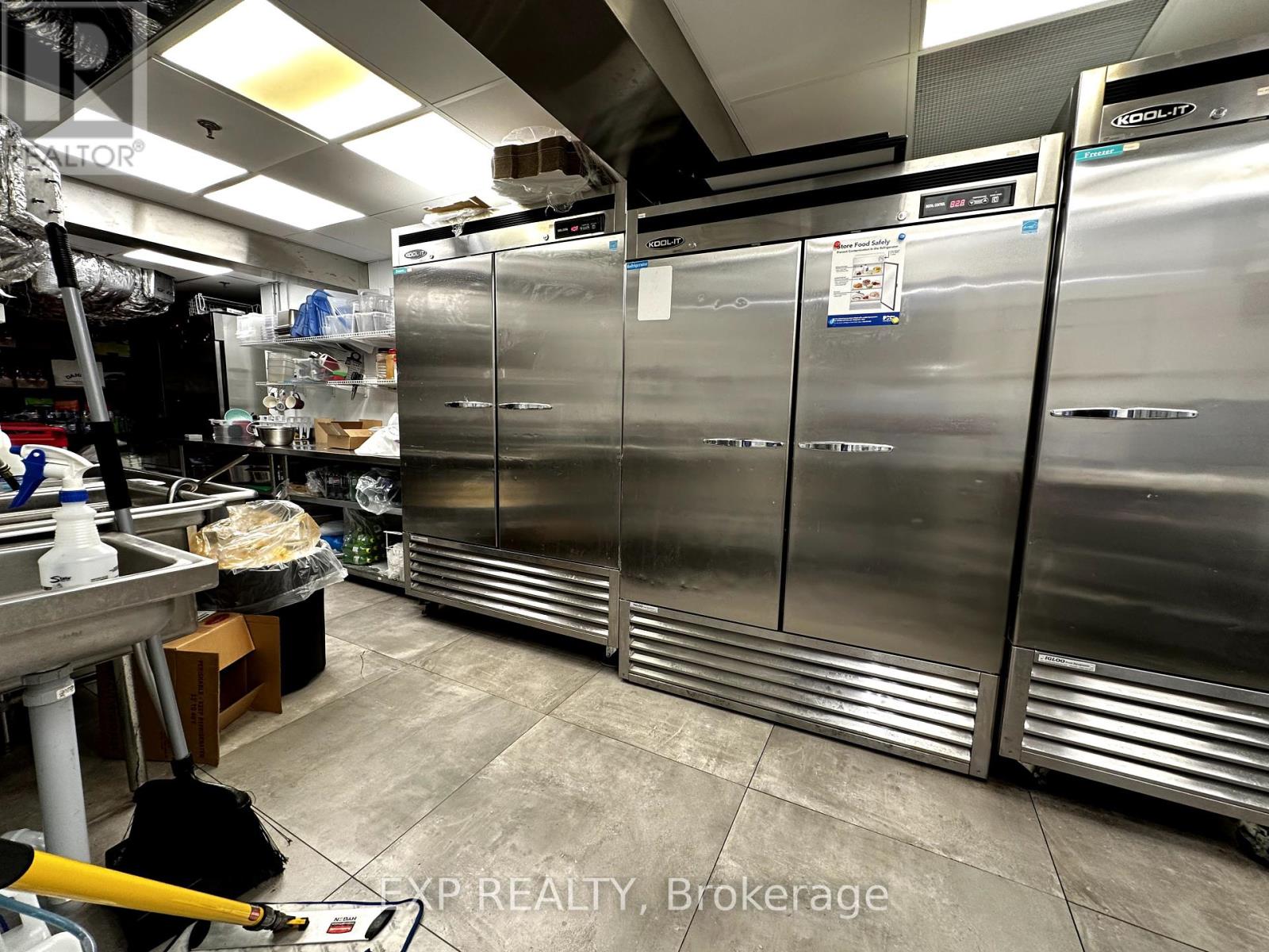 Photo 21 of 7 100 Queensway W, Mississauga ON