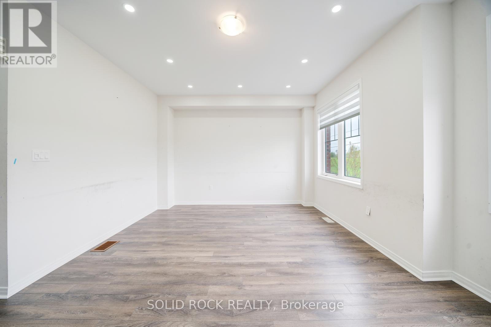 Photo 12 of 840 Atwater Path, Oshawa ON