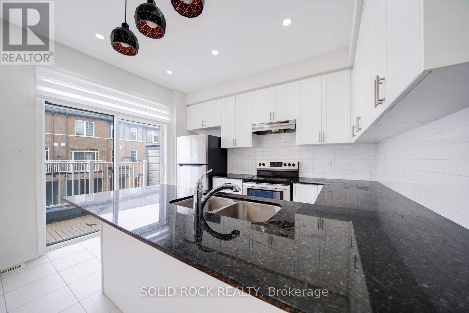 Photo 23 of 840 Atwater Path, Oshawa ON