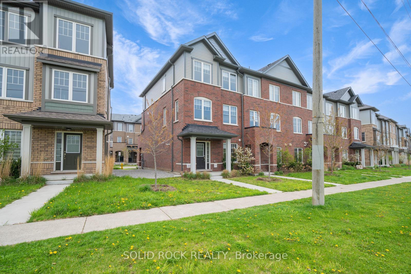 Photo 3 of 840 Atwater Path, Oshawa ON