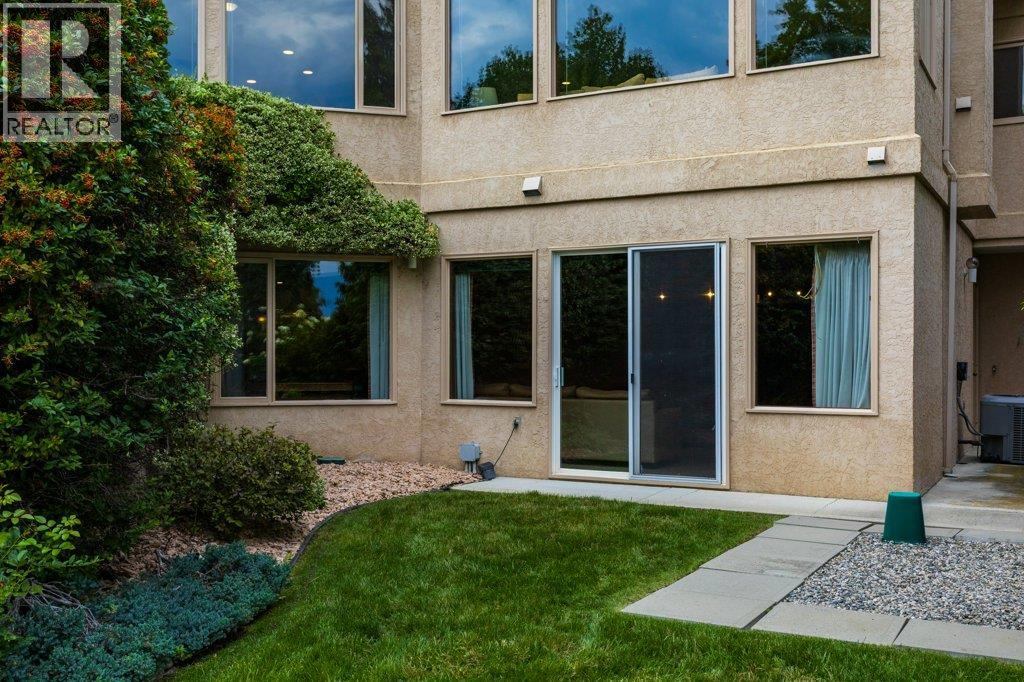 1061 Avondale Place - 63