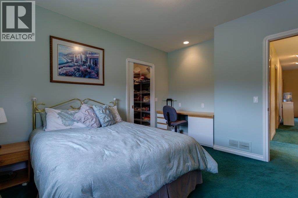 1061 Avondale Place - 54