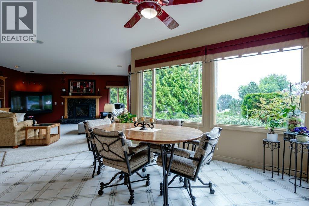 1061 Avondale Place - 21
