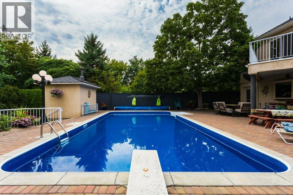 1061 Avondale Place - 25