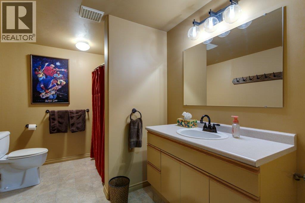 1061 Avondale Place - 74