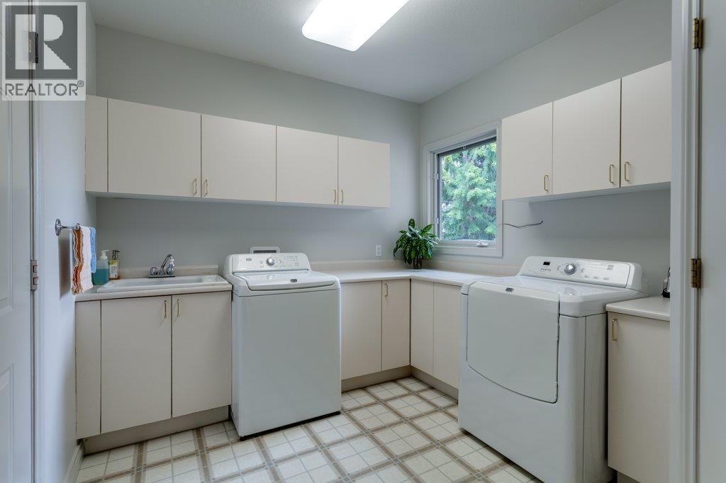 1061 Avondale Place - 31