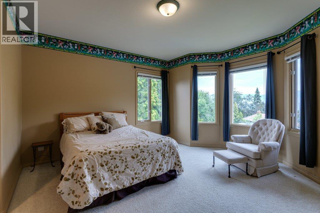 1061 Avondale Place - 46