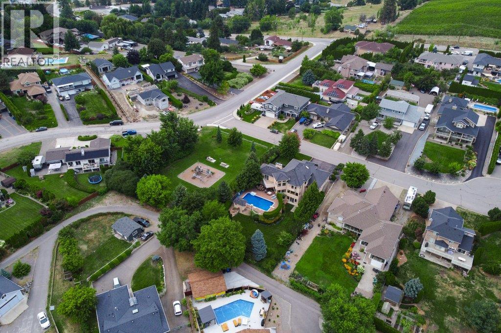 1061 Avondale Place - 82