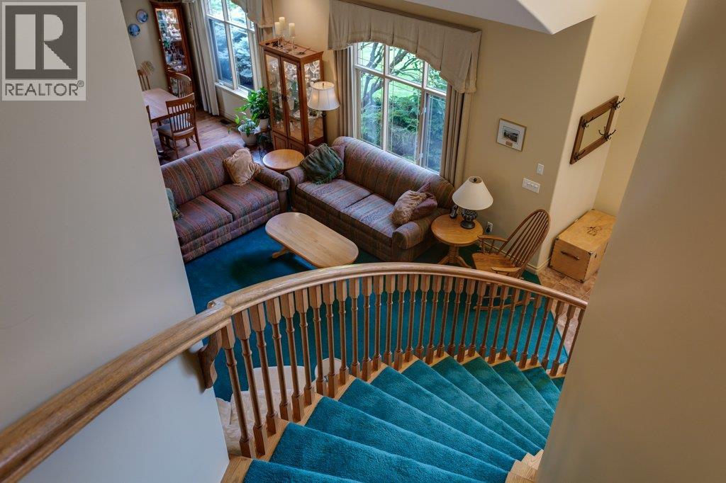1061 Avondale Place - 32