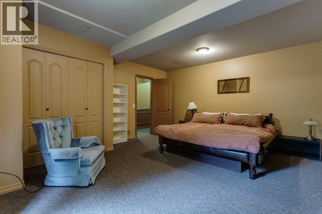 1061 Avondale Place - 73
