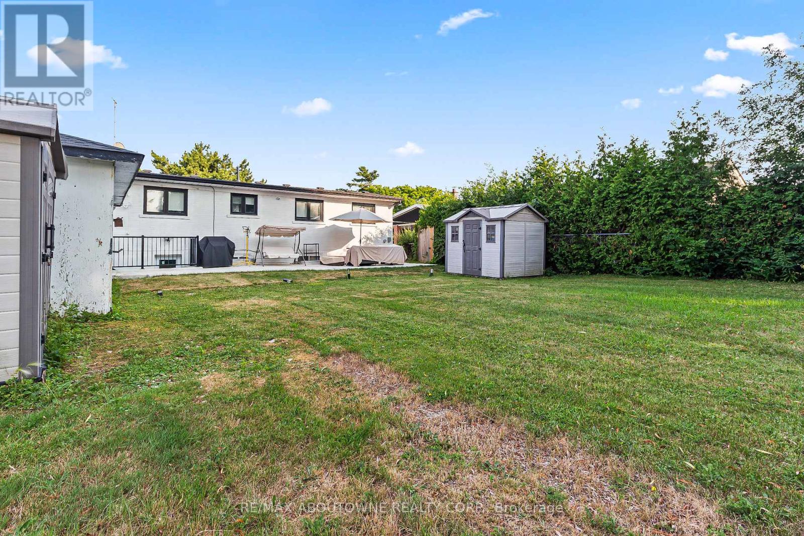Photo 15 of Lower 523 Pinegrove Road, Oakville ON