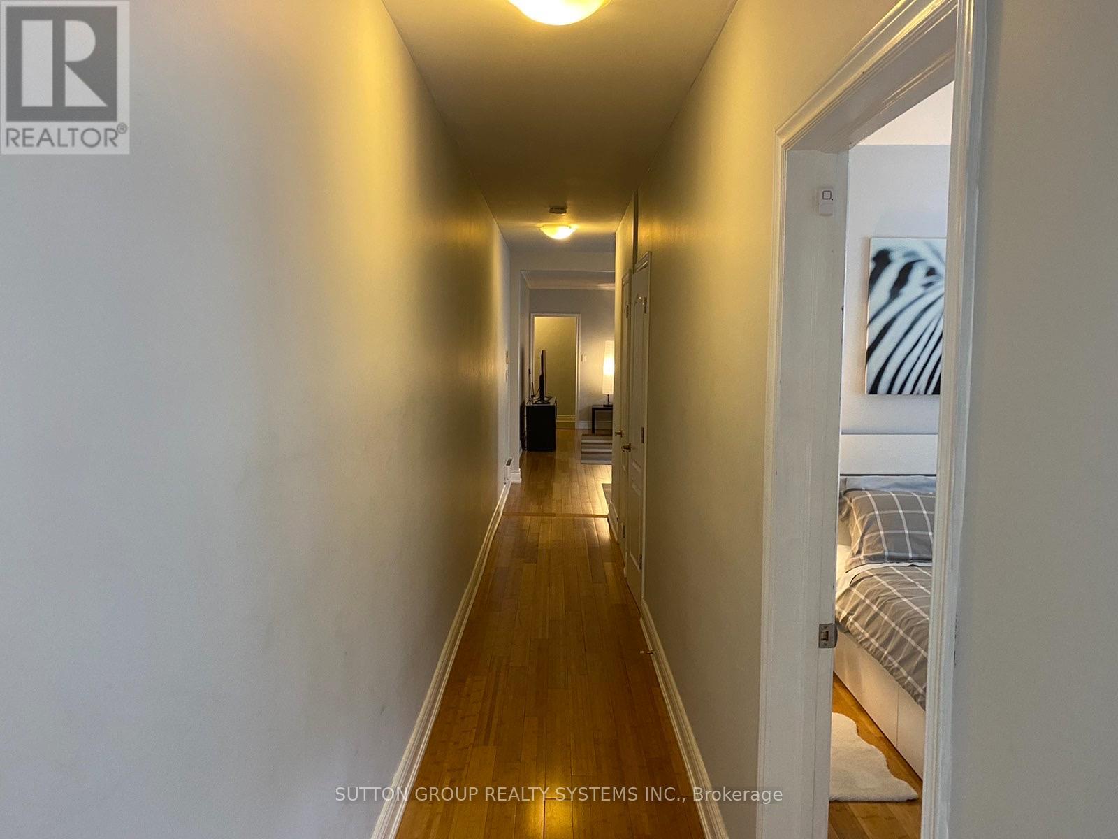 Photo 5 of 2 2995 Dundas Street W, Toronto ON