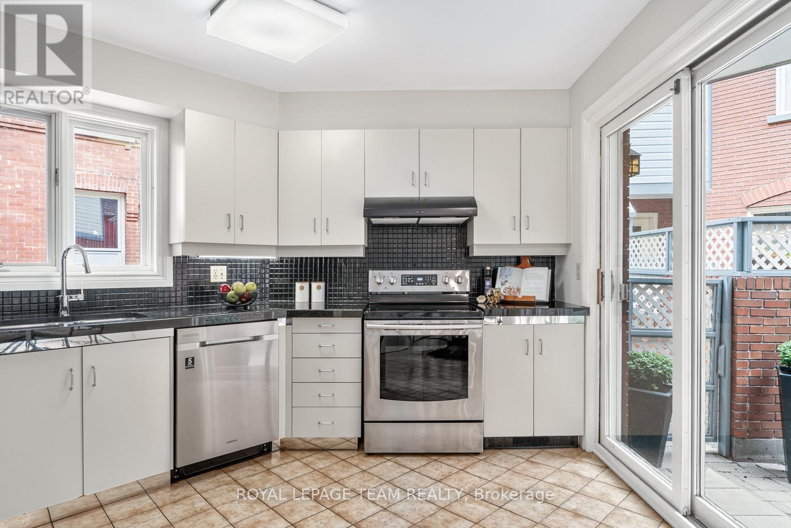Photo 11 of 9 292 Laurier Avenue, Ottawa ON