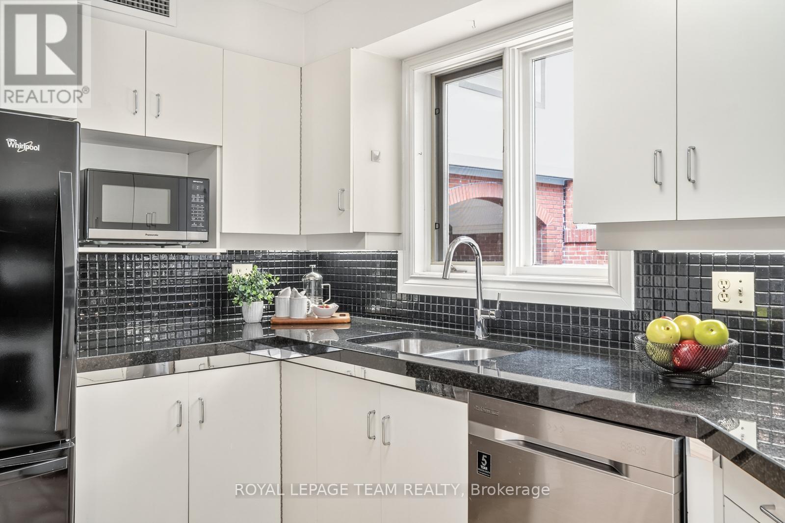 Photo 12 of 9 292 Laurier Avenue, Ottawa ON