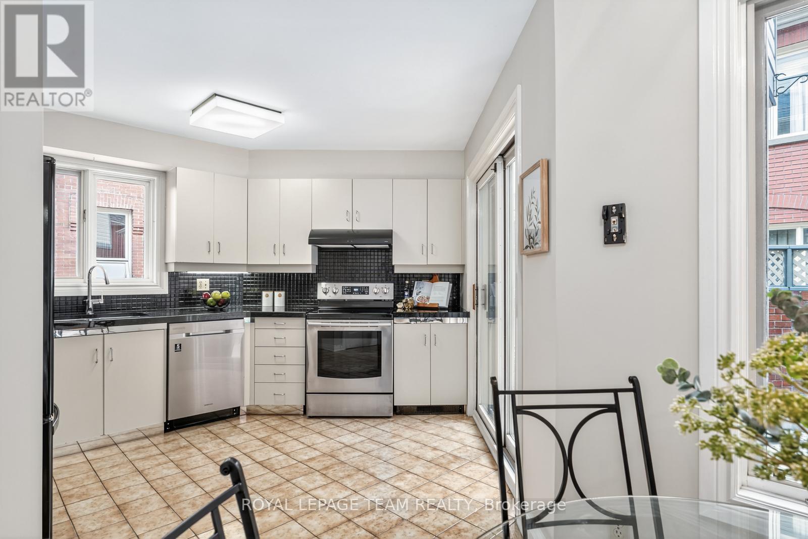 Photo 13 of 9 292 Laurier Avenue, Ottawa ON