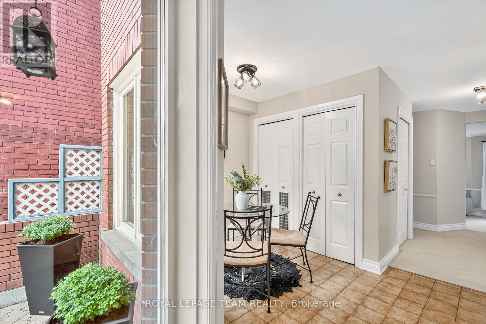 Photo 17 of 9 292 Laurier Avenue, Ottawa ON