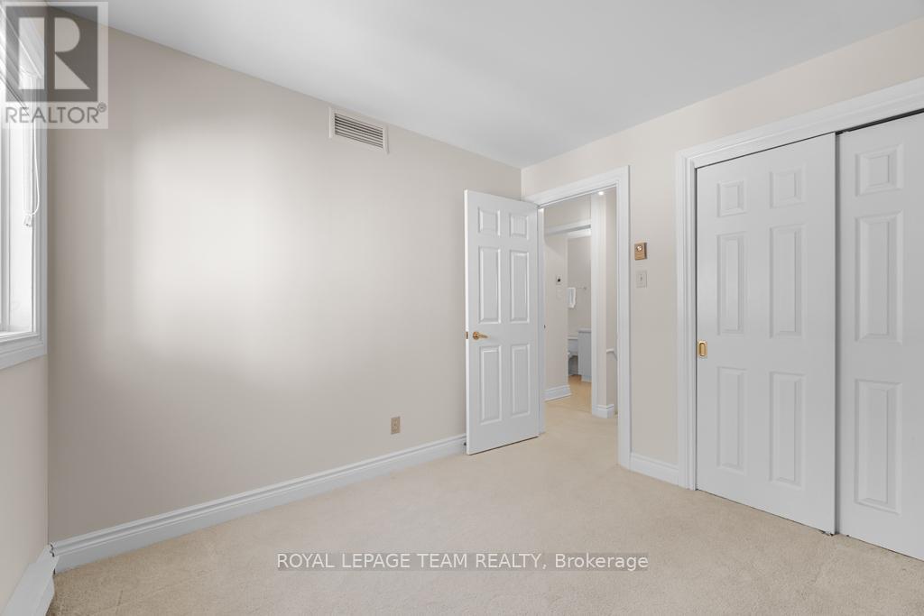 Photo 26 of 9 292 Laurier Avenue, Ottawa ON