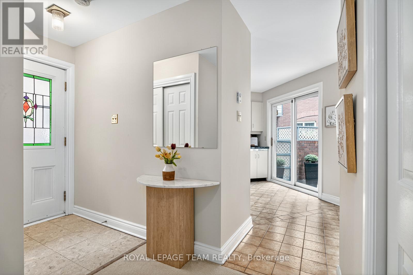 Photo 27 of 9 292 Laurier Avenue, Ottawa ON