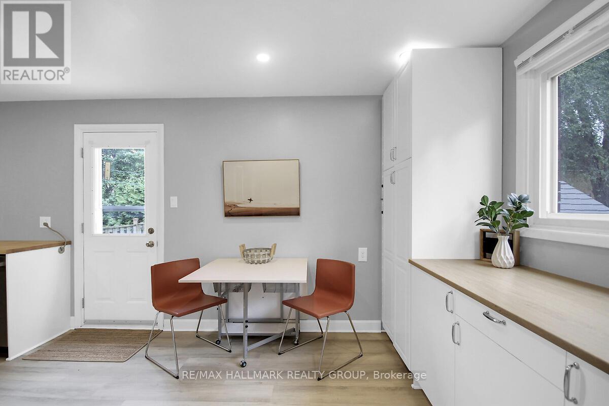Photo 16 of 904 Pinewood Crescent, Ottawa ON