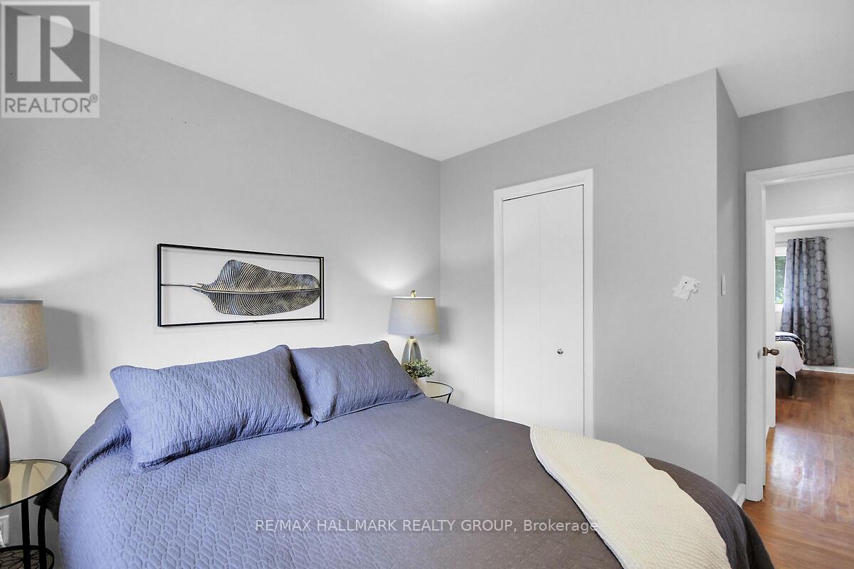 Photo 23 of 904 Pinewood Crescent, Ottawa ON