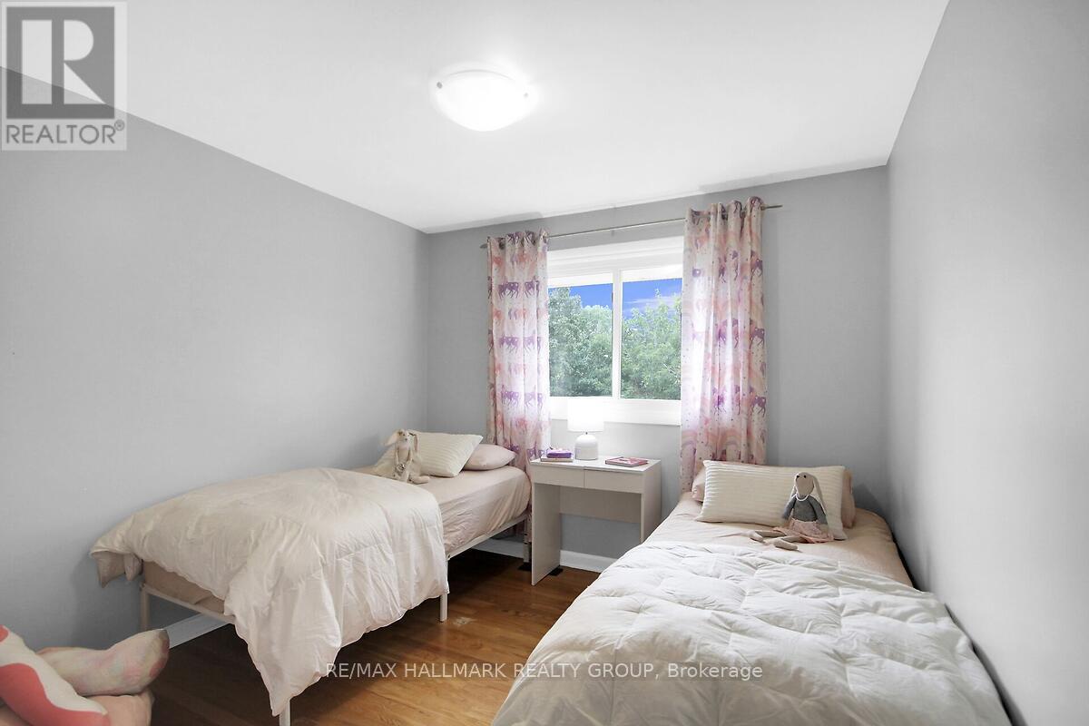 Photo 24 of 904 Pinewood Crescent, Ottawa ON