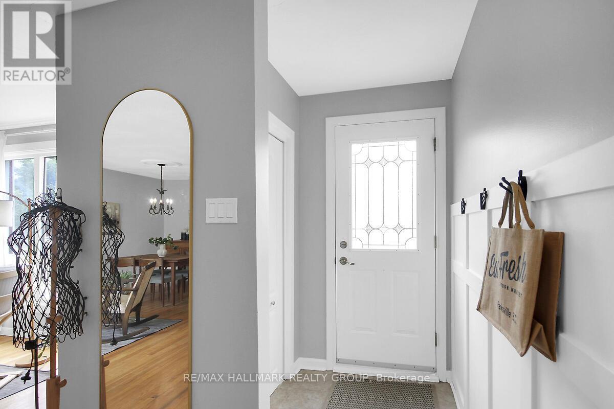 Coat closet