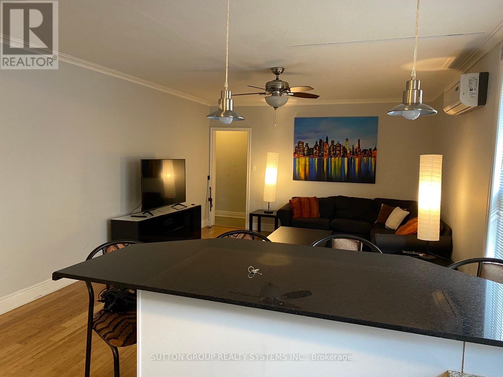 Photo 2 of 2 2995 Dundas Street W, Toronto ON
