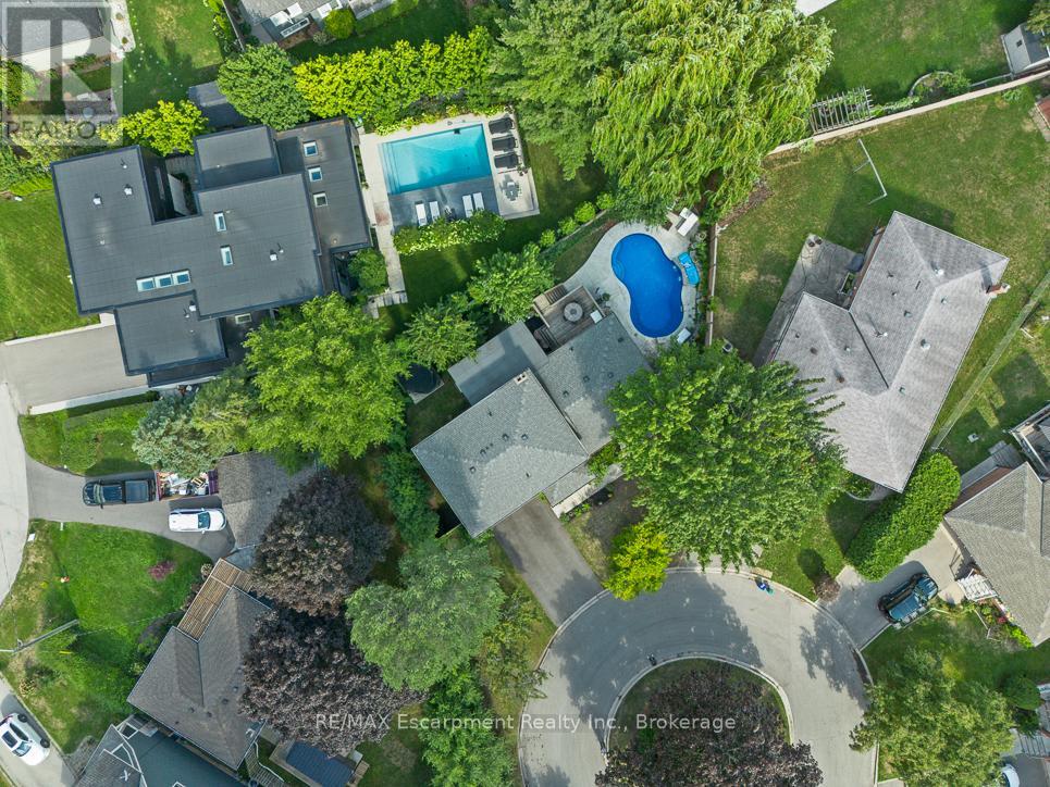 Photo 39 of 231 Southwood Court, Oakville ON