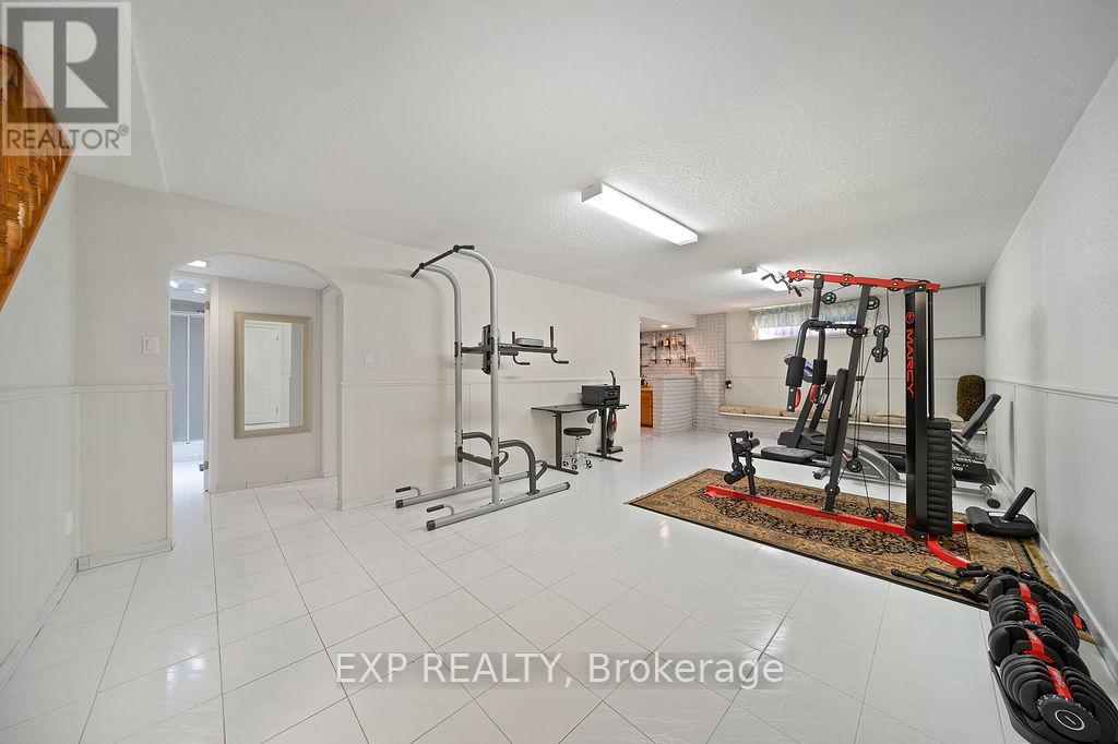 Photo 25 of 1516 Grand Boulevard, Oakville ON