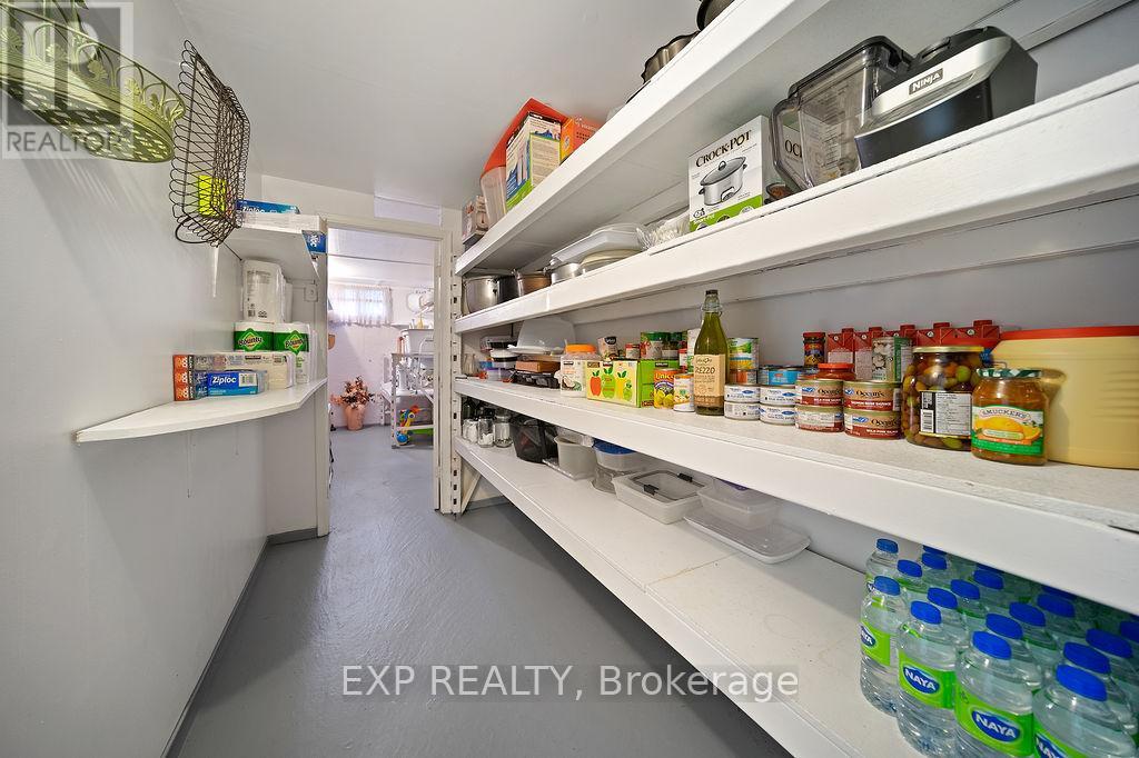 Photo 30 of 1516 Grand Boulevard, Oakville ON
