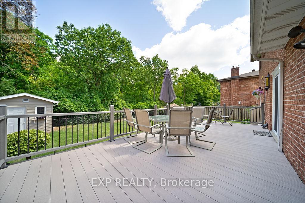 Photo 31 of 1516 Grand Boulevard, Oakville ON