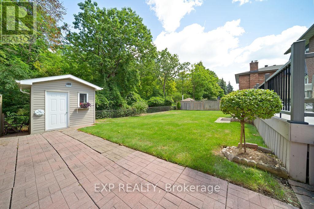 Photo 33 of 1516 Grand Boulevard, Oakville ON
