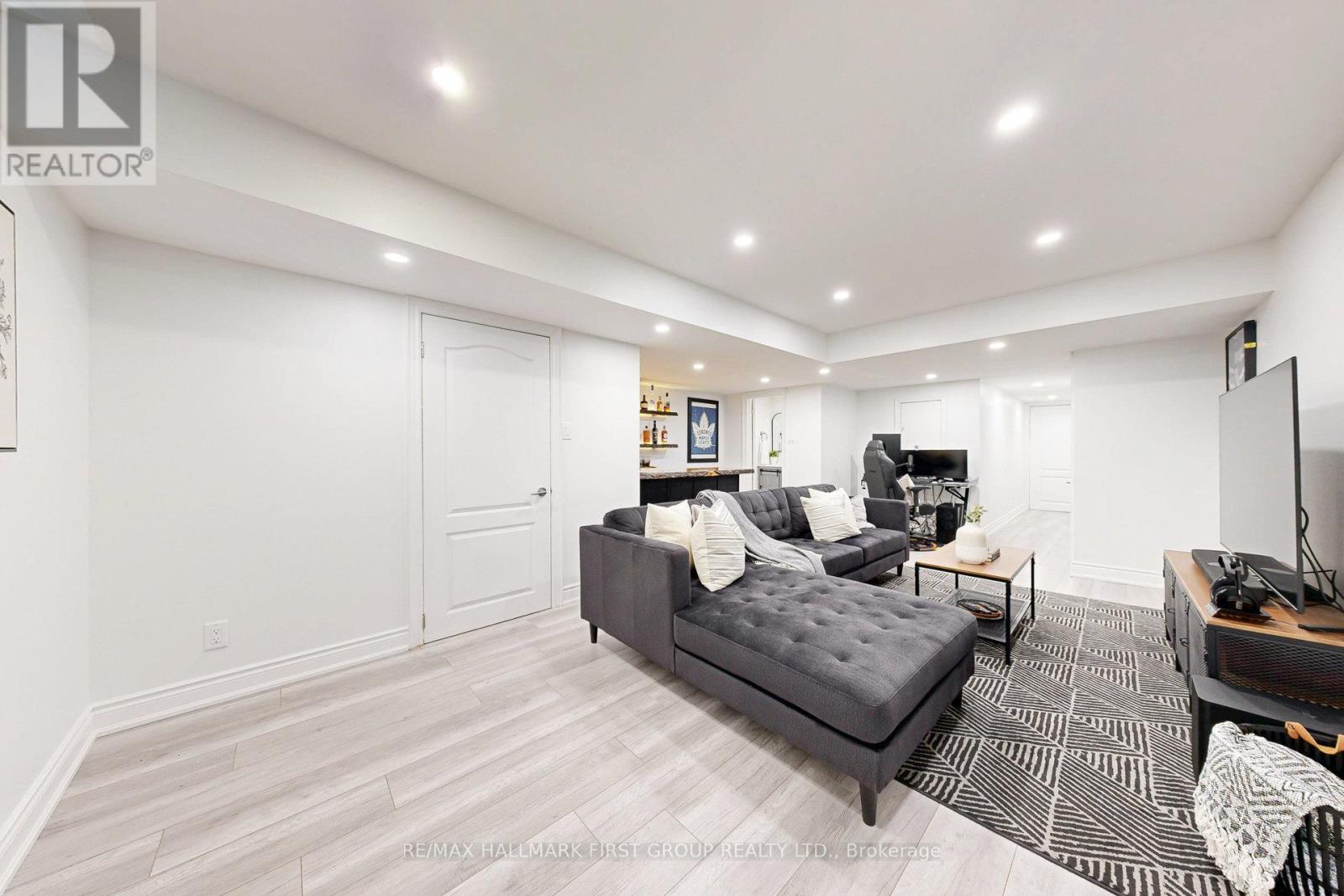 Photo 32 of 58 1100 Begley Street, Pickering ON