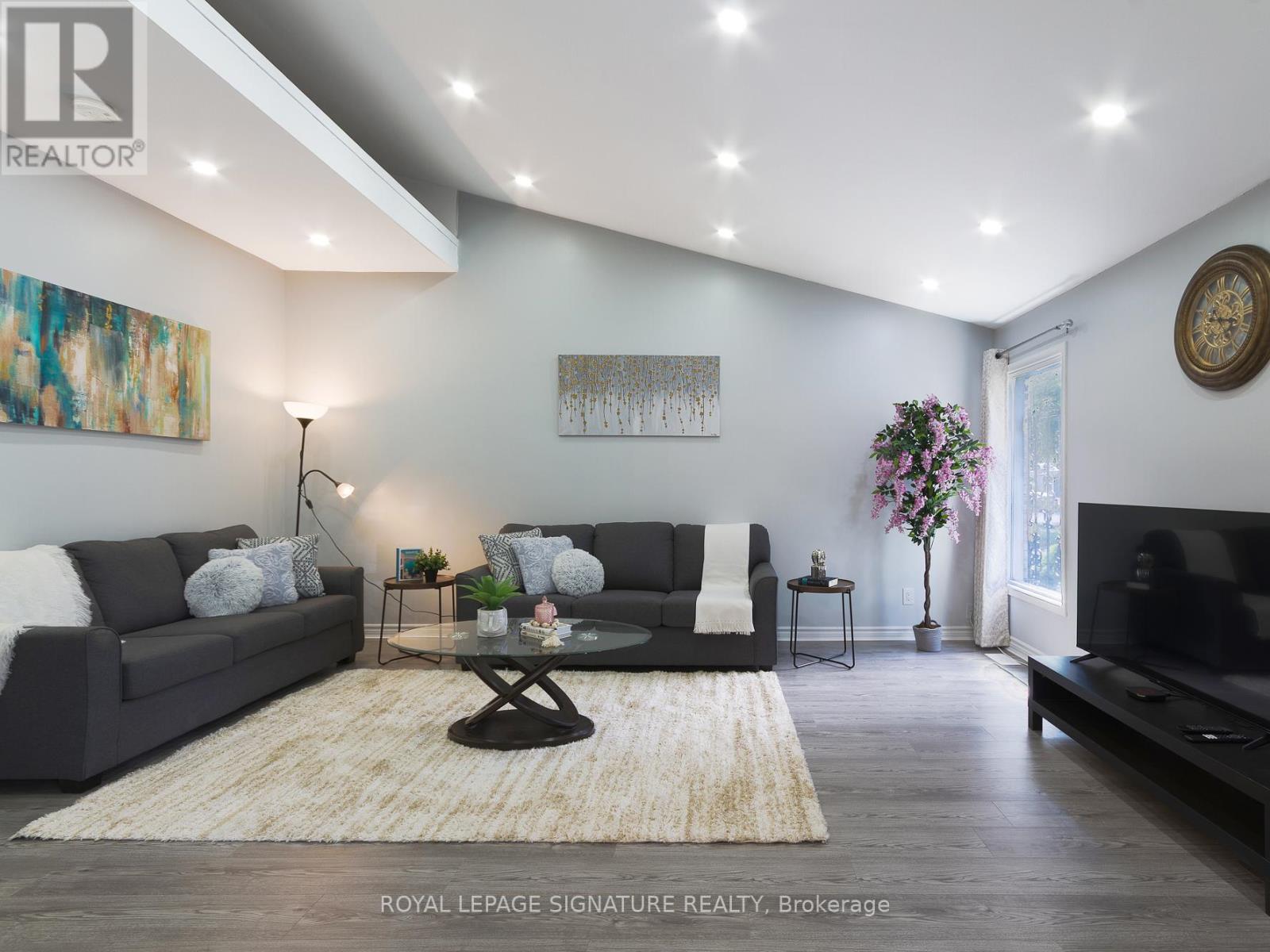 Photo 11 of 66 Niagara Road, Kitchener ON