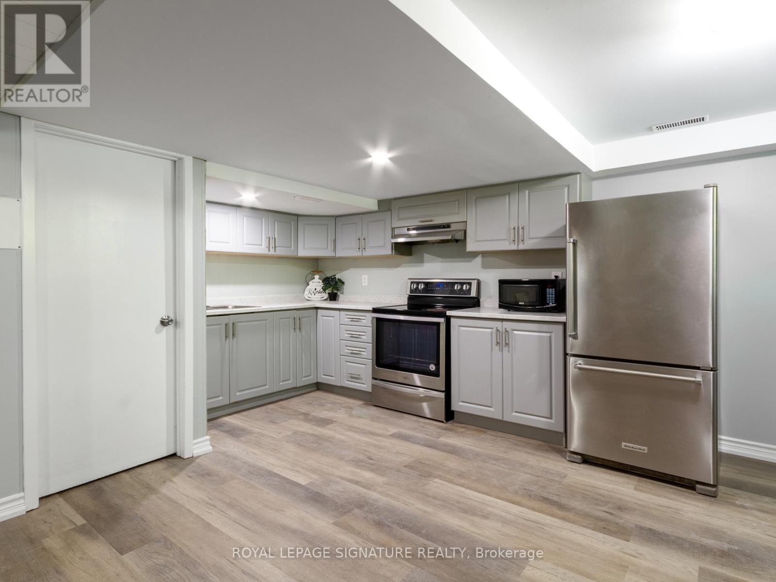 Photo 26 of 66 Niagara Road, Kitchener ON