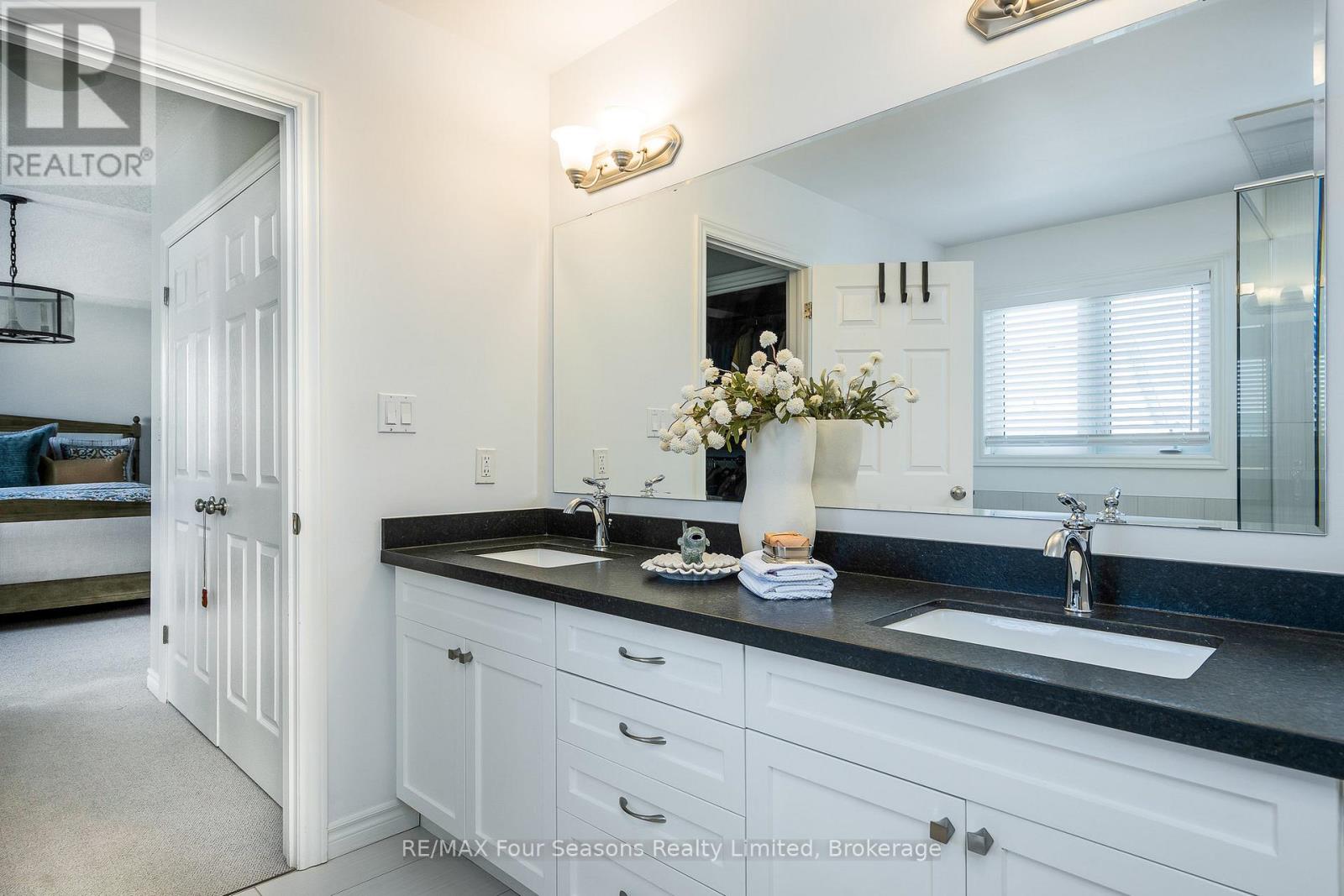 Photo 23 of 5 Kayla Crescent N, Collingwood ON