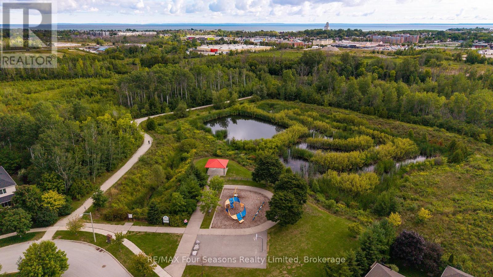 Photo 38 of 5 Kayla Crescent N, Collingwood ON