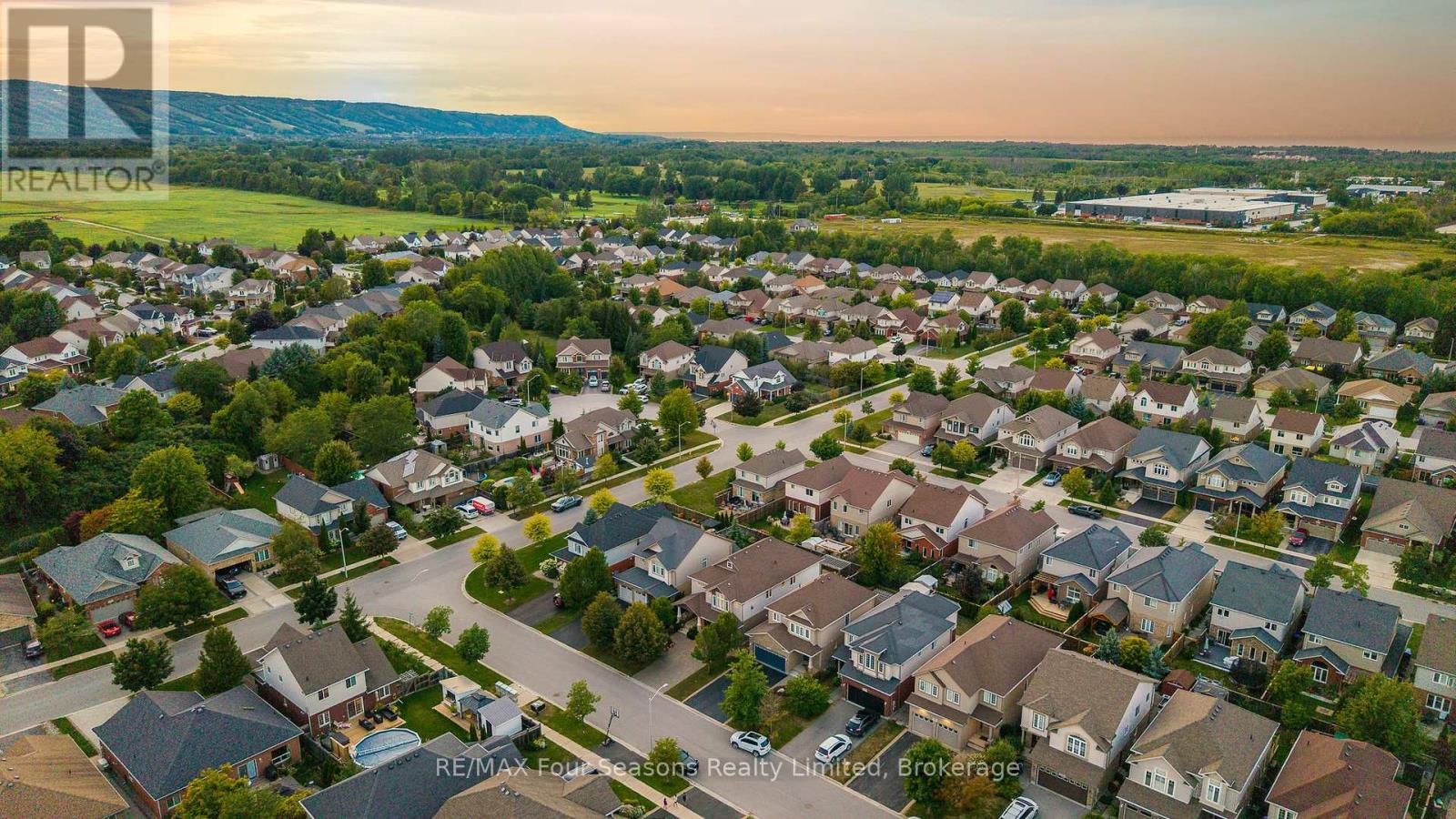 Photo 45 of 5 Kayla Crescent N, Collingwood ON