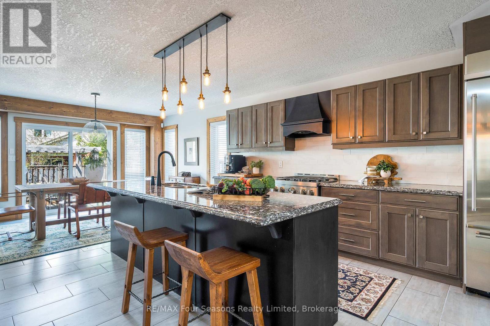 Photo 7 of 5 Kayla Crescent N, Collingwood ON