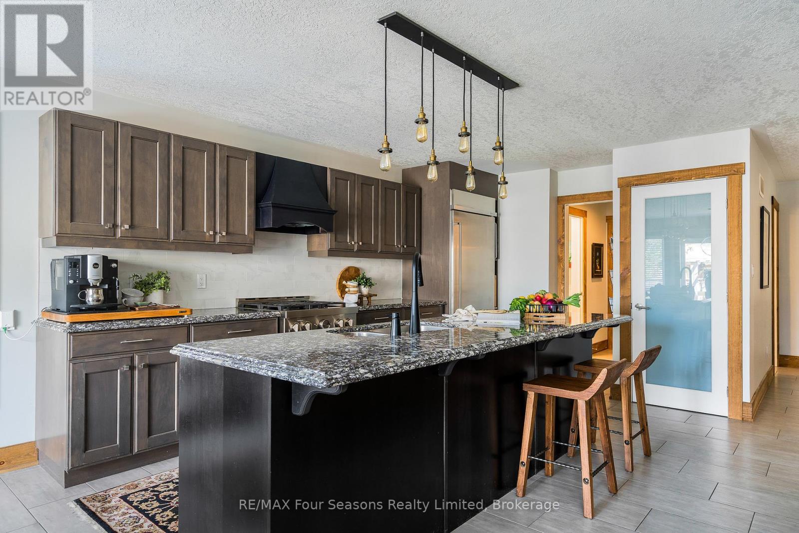Photo 8 of 5 Kayla Crescent N, Collingwood ON