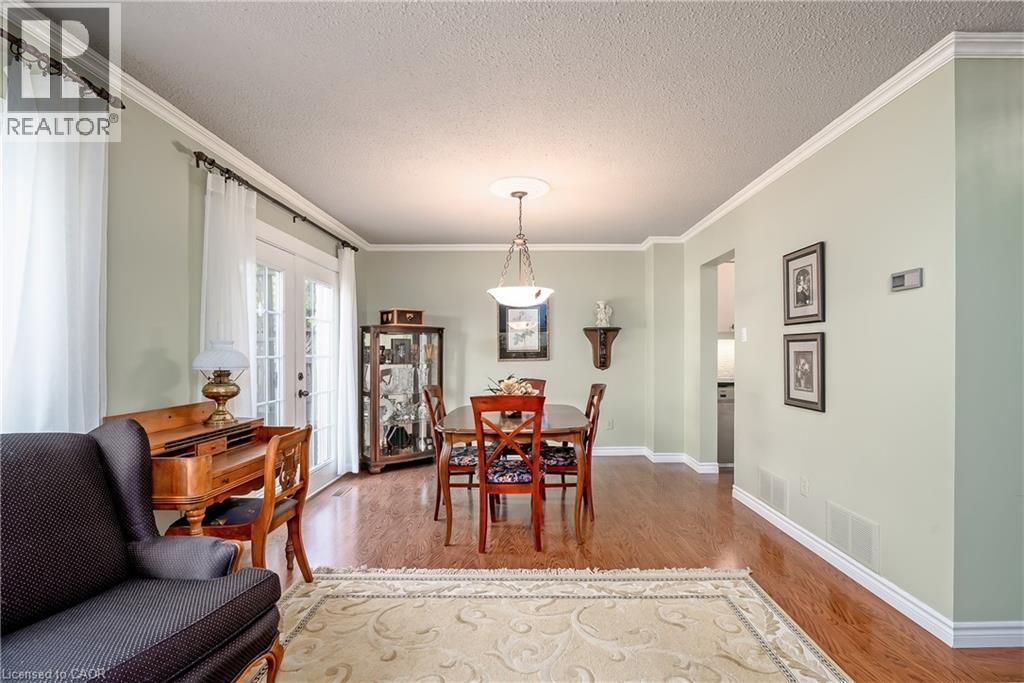 Photo 12 of 2407 Hemlock Court, Burlington ON