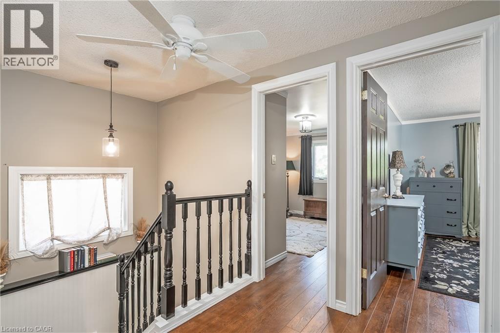 Photo 17 of 2407 Hemlock Court, Burlington ON